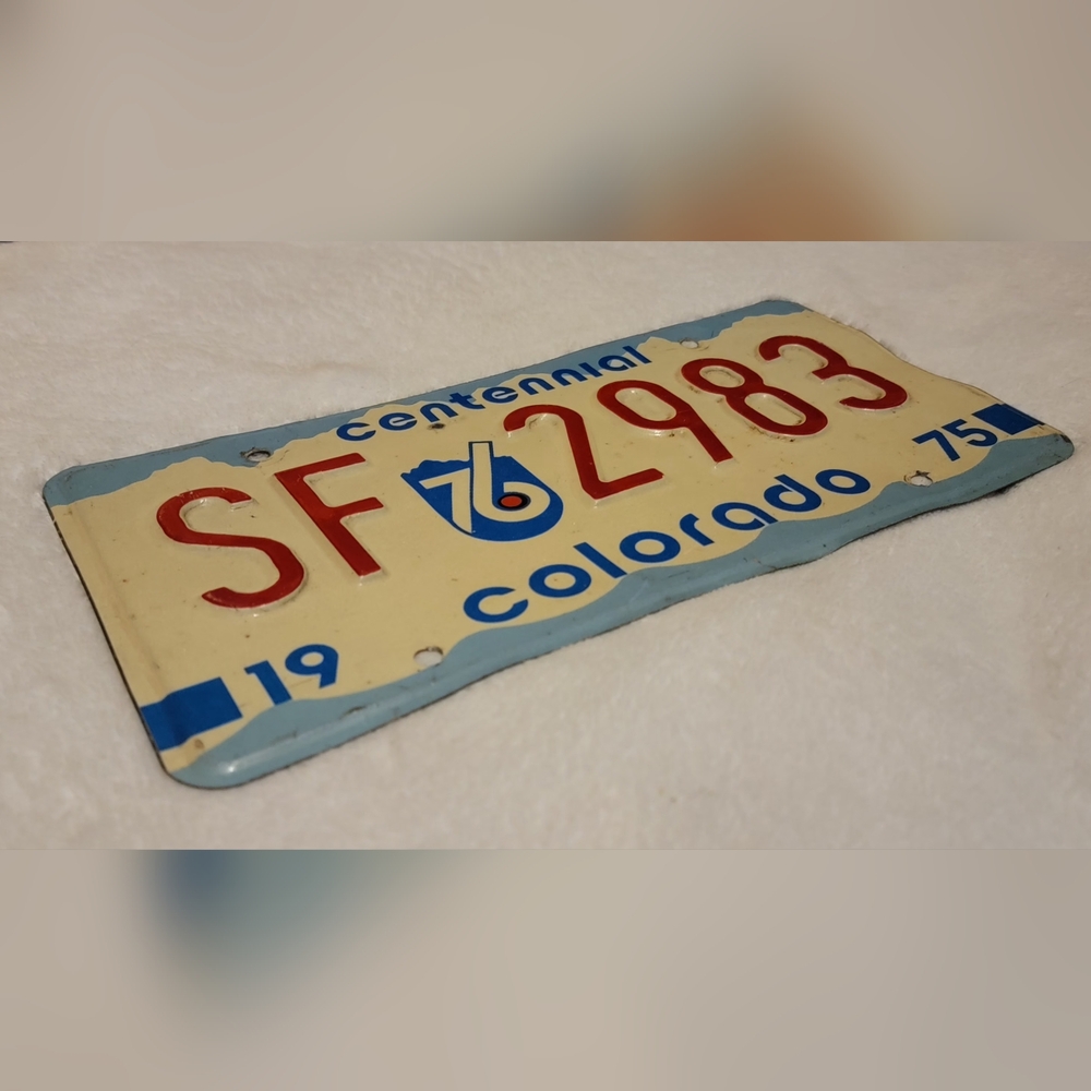 1975 Centennial Colorado License Plate - Picture 2 of 4
